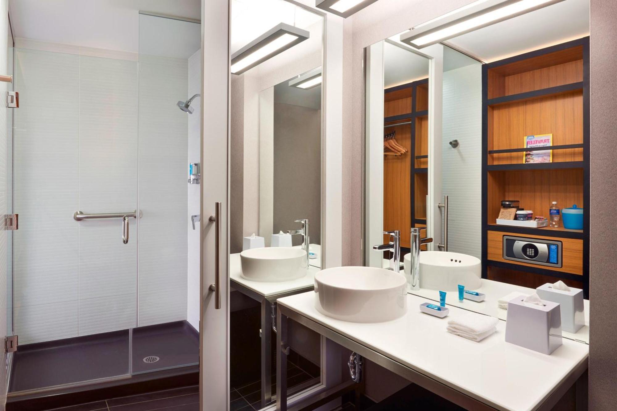 Aloft Vaughan Mills Bagian luar foto