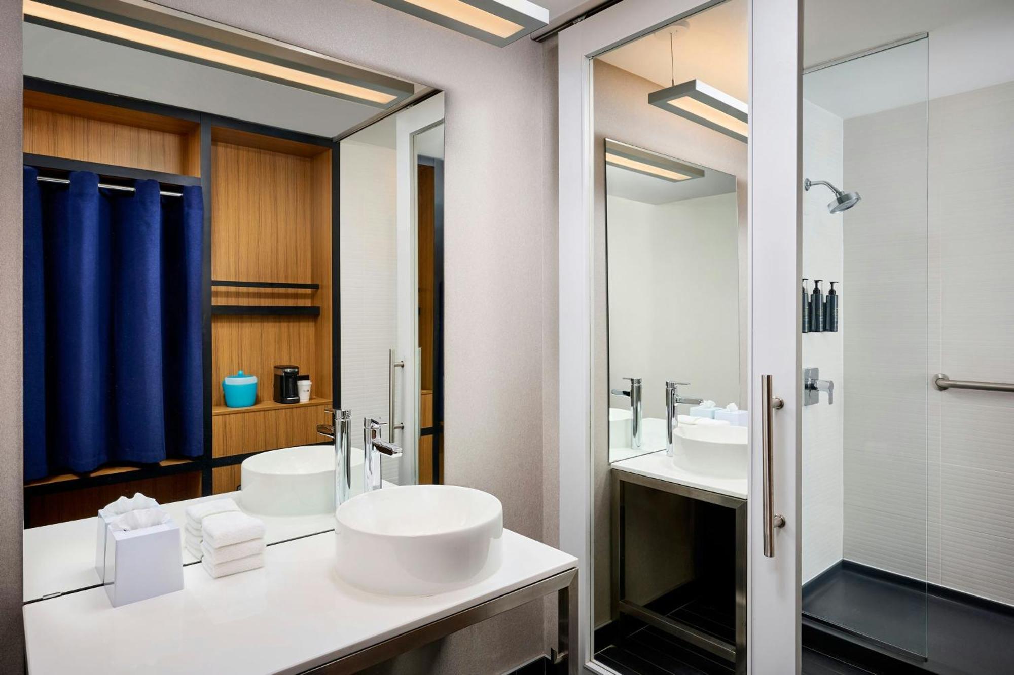 Aloft Vaughan Mills Bagian luar foto